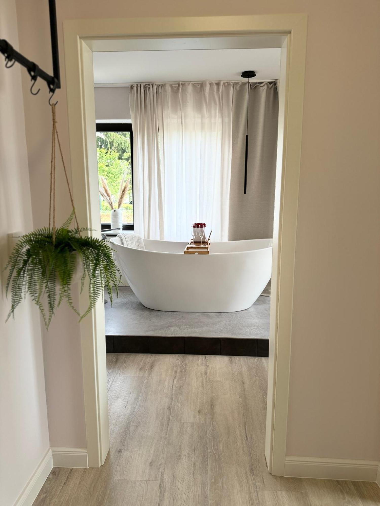 Appartement Leonardo Wuerzburg I Freistehende Badwanne Extérieur photo