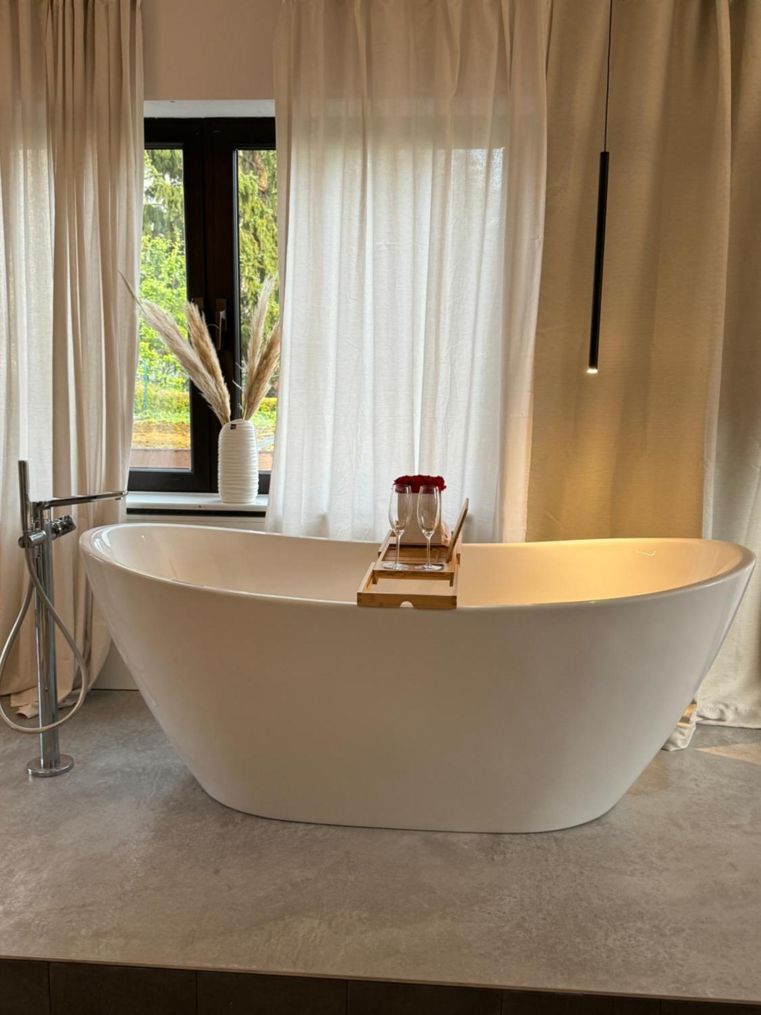 Appartement Leonardo Wuerzburg I Freistehende Badwanne Extérieur photo